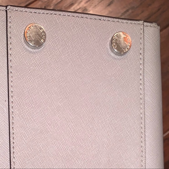 Michael Kors Emma Large Saffiano Leather Tote - Picture 9 of 10